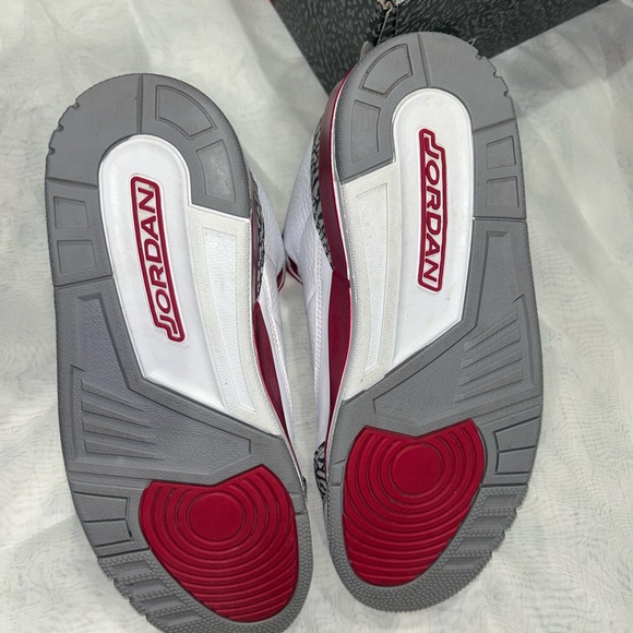 Jordan 3 Cardinal - Picture 5 of 6